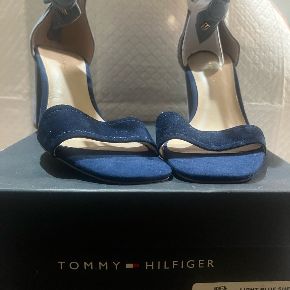 Tommy Hilfiger Blue Heels with Modern Design